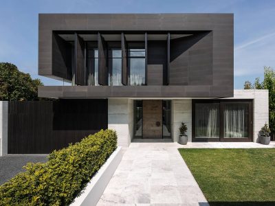 modern-house-exterior-2021-08-27-19-27-31-utc.jpg